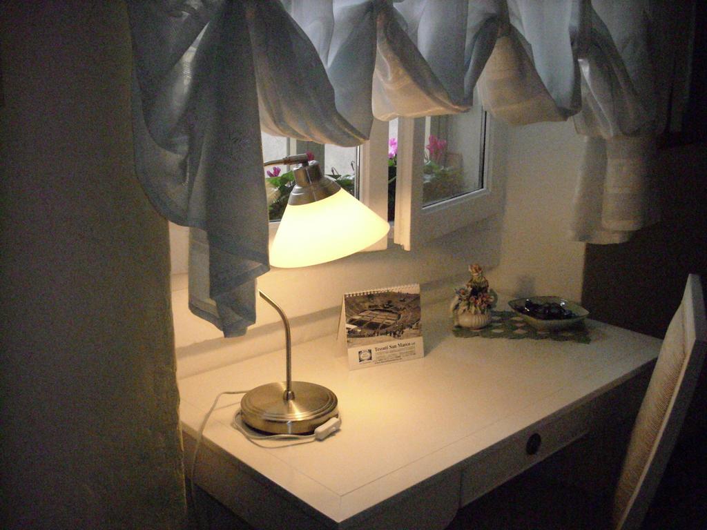 Hotel A Casa Di Luca Werona Pokój zdjęcie